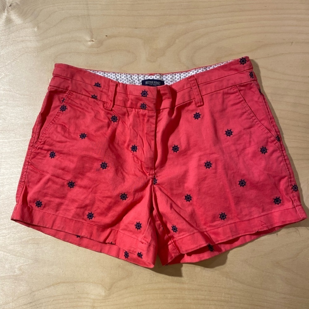 British Khaki Shorts Size 6 (AV)